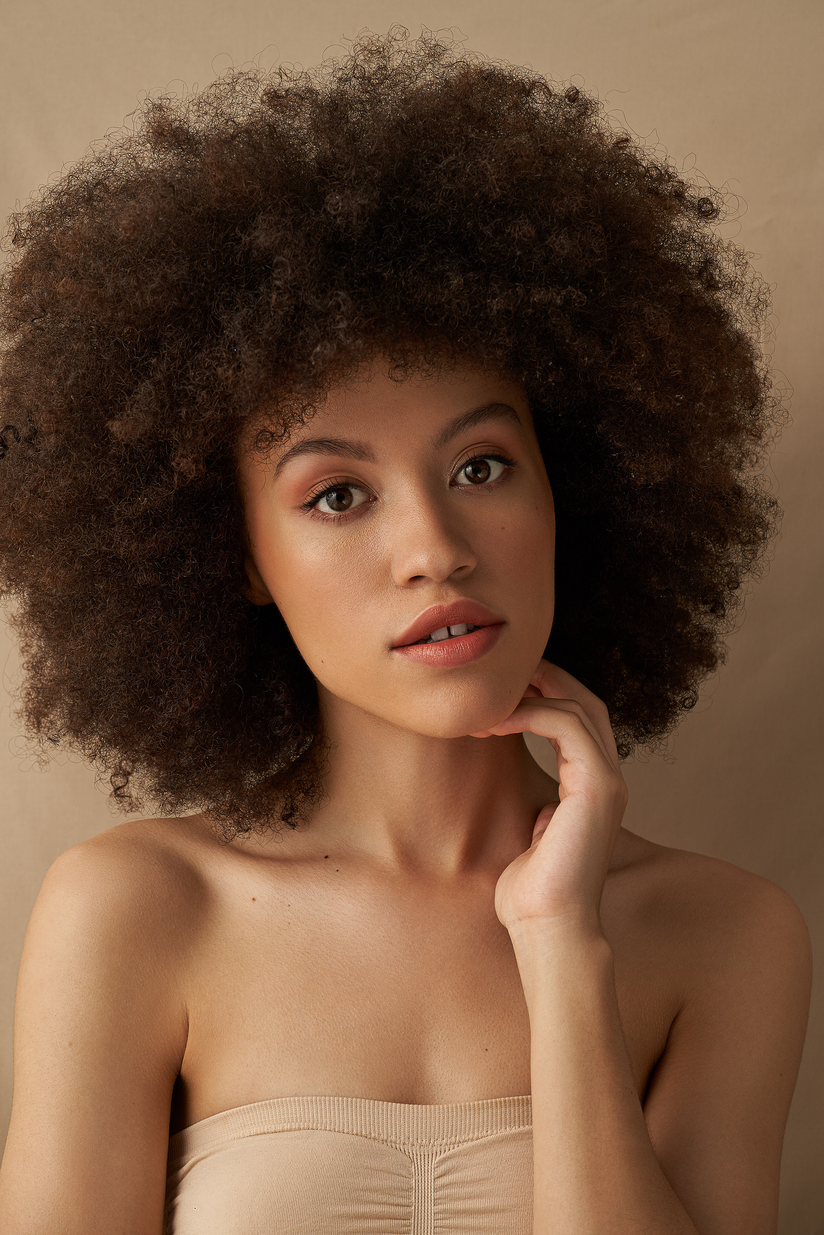 Formation maquillage peaux noires et métissées Paris / Jessica Crater