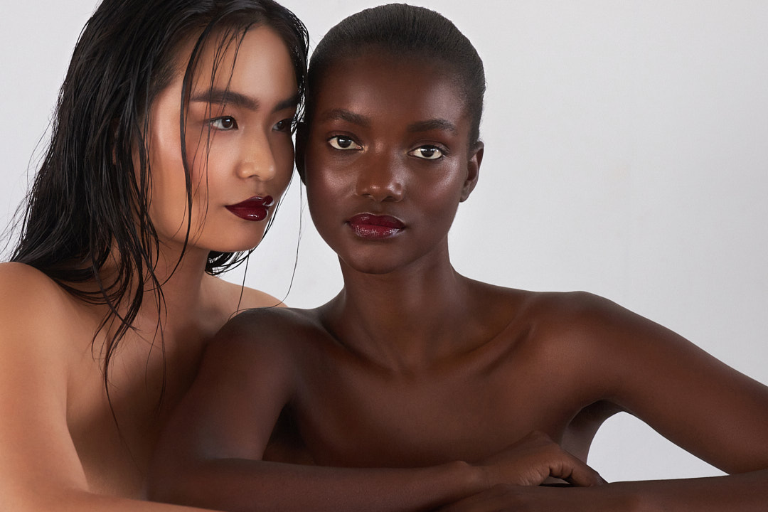 Shooting publicitaire maquillage pour marque cosmétique inclusive