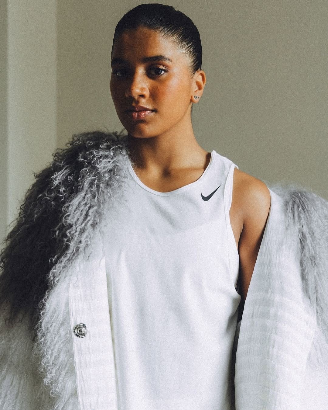 Mise en beauté de la danseuse de Hiphop India Sardjoe pour Vogue world x Nike Women