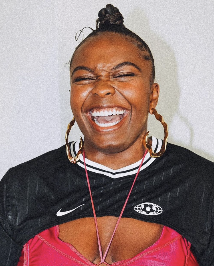 Mise en beauté de la sportive Romane Dicko pour Vogue world x Nike Women